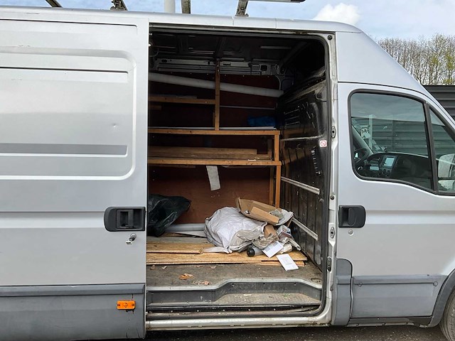 2014 iveco 35c17 daily bedrijfswagen - afbeelding 31 van  34