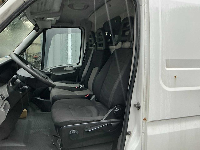 2014 iveco daily r 3.0 bedrijfswagen - afbeelding 4 van  27