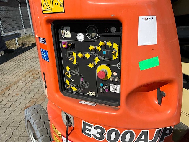 2014 jlg e300ajp hoogwerker - afbeelding 8 van  30