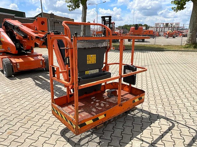 2014 jlg e400ajpn narrow hoogwerker - afbeelding 1 van  15