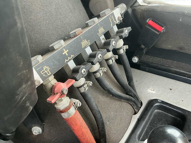 2014 johnston 158b 101t zelfrijdende veegmachine - afbeelding 36 van  42