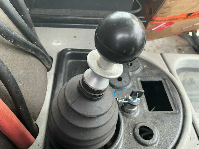 2014 johnston 158b 101t zelfrijdende veegmachine - afbeelding 8 van  16