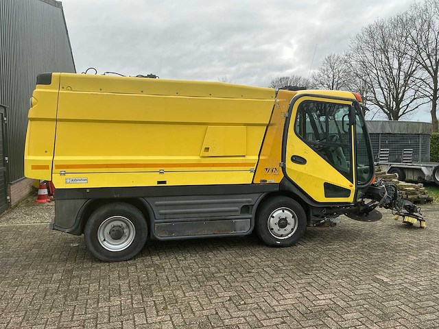 2014 johnston 158b 101t zelfrijdende veegmachine - afbeelding 6 van  42