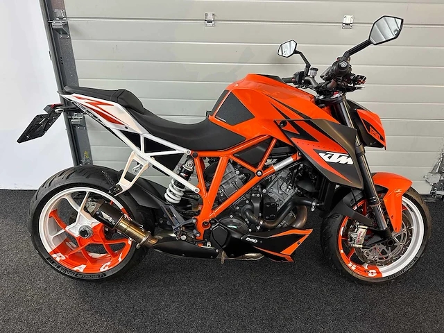 2014 ktm 1290 superduke r motorfiets - afbeelding 1 van  7