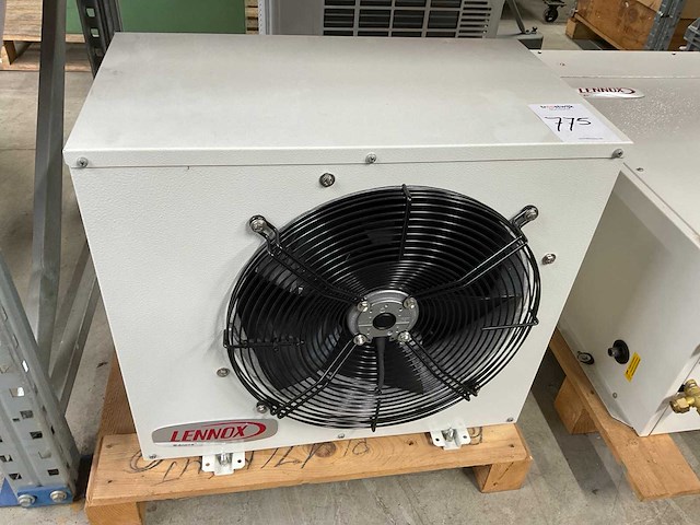 2014 lennox ae735scl airconditioning, buitenunit - afbeelding 2 van  3