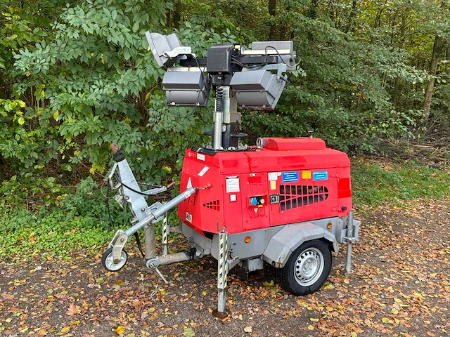 2014 light towe vt1230 mobiele lichtmast - afbeelding 1 van  8