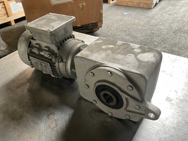 2014 mayfran 32.6 sp80 partij elektromotor met reductor - afbeelding 3 van  8