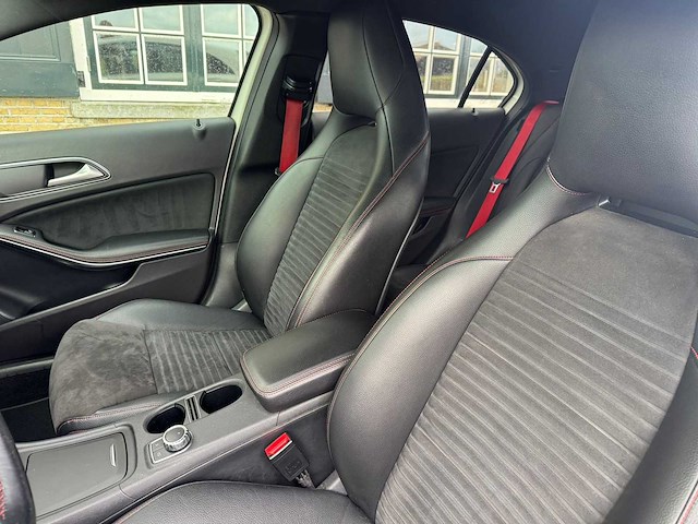 2014 mercedes-benz a-klasse 250 amg sport 300pk ambition g-313-tz - afbeelding 13 van  33