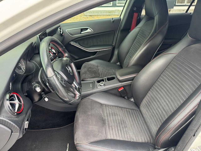 2014 mercedes-benz a-klasse 250 amg sport 300pk ambition g-313-tz - afbeelding 14 van  33