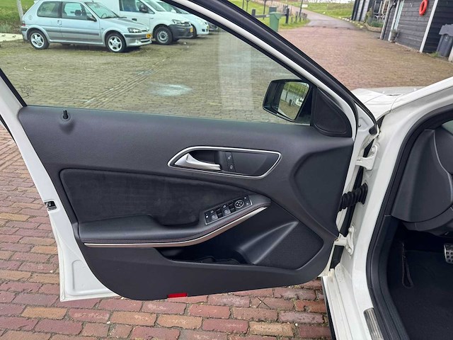 2014 mercedes-benz a-klasse 250 amg sport 300pk ambition g-313-tz - afbeelding 15 van  33