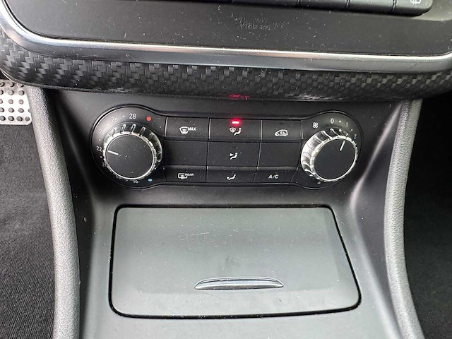 2014 mercedes-benz a-klasse 250 amg sport 300pk ambition g-313-tz - afbeelding 9 van  36