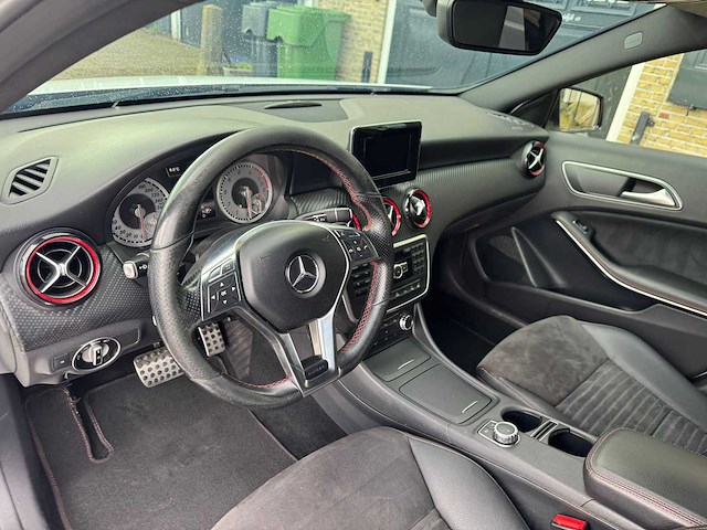 2014 mercedes-benz a-klasse 250 amg sport 300pk ambition g-313-tz - afbeelding 20 van  36