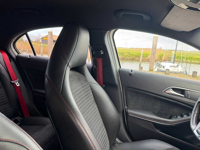 2014 mercedes-benz a-klasse 250 amg sport 300pk ambition g-313-tz - afbeelding 24 van  36