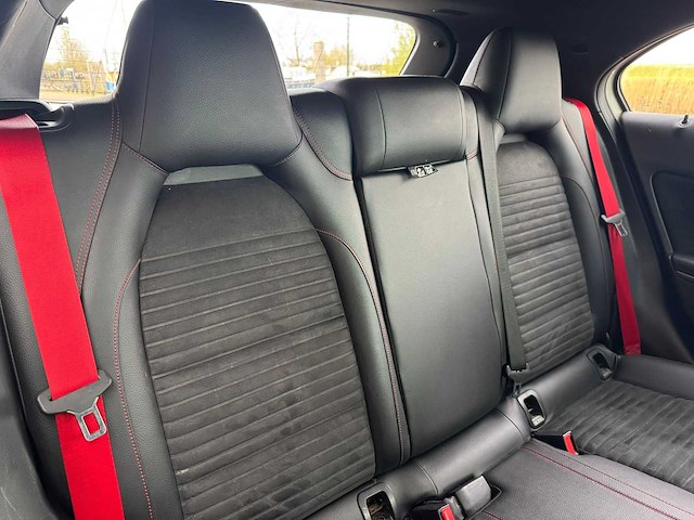 2014 mercedes-benz a-klasse 250 amg sport 300pk ambition g-313-tz - afbeelding 25 van  36