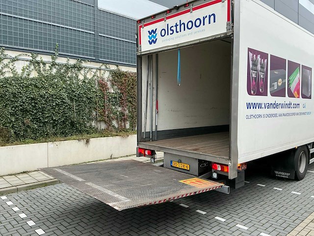 2014 mercedes-benz antos vrachtwagen met gesloten opbouw - afbeelding 30 van  32