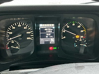 2014 mercedes-benz antos vrachtwagen met gesloten opbouw - afbeelding 5 van  32