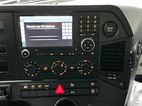 2014 mercedes-benz antos vrachtwagen met gesloten opbouw - afbeelding 6 van  32