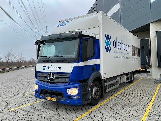 2014 mercedes-benz antos vrachtwagen met gesloten opbouw - afbeelding 29 van  32