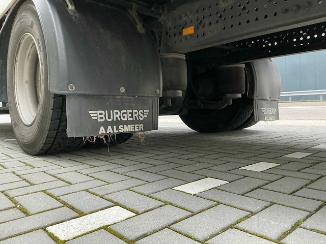 2014 mercedes-benz antos vrachtwagen met gesloten opbouw - afbeelding 17 van  32