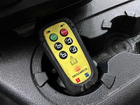 2014 mercedes-benz antos vrachtwagen met gesloten opbouw - afbeelding 19 van  32