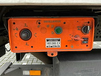 2014 mercedes-benz antos vrachtwagen met gesloten opbouw - afbeelding 21 van  32