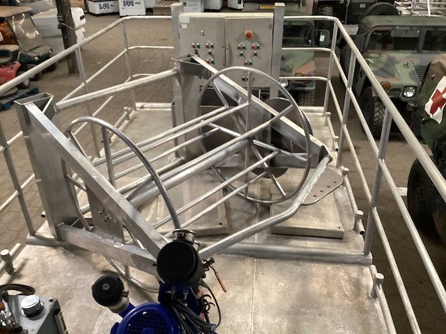 2014 meta coque strongall drijvend platform voor lagunefiltratie; op haakarm transportframe - afbeelding 3 van  12