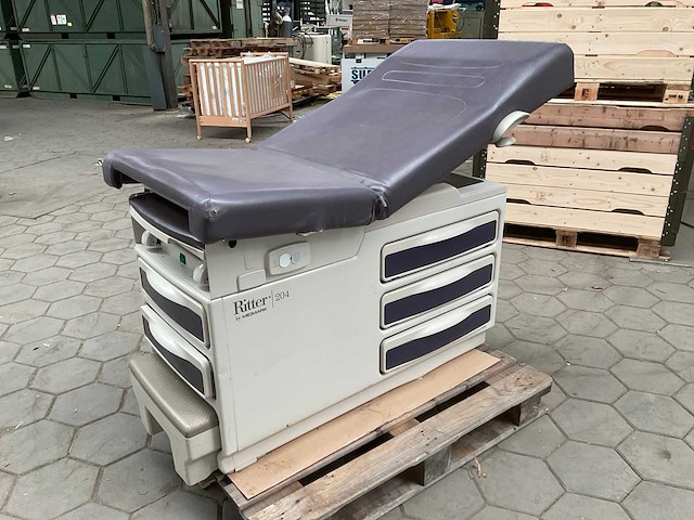 2014 midmark ritter 204 examination table - afbeelding 3 van  9