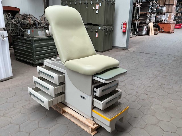 2014 midmark ritter 204 examination table - afbeelding 3 van  5