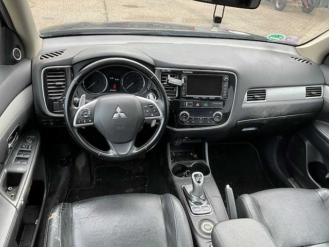 2014 mitsubishi outlander 2.0 phev instyle+ personenauto 6-tht-94 - afbeelding 11 van  39