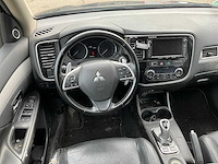 2014 mitsubishi outlander 2.0 phev instyle+ personenauto 6-tht-94 - afbeelding 13 van  39
