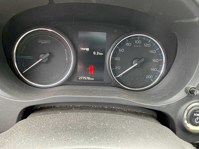 2014 mitsubishi outlander 2.0 phev instyle+ personenauto 6-tht-94 - afbeelding 14 van  39