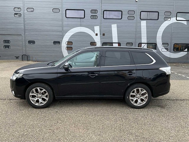 2014 mitsubishi outlander 2.0 phev instyle+ personenauto 6-tht-94 - afbeelding 12 van  39