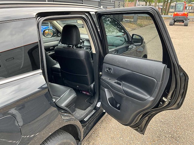 2014 mitsubishi outlander 2.0 phev instyle+ personenauto 6-tht-94 - afbeelding 24 van  39