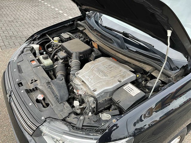 2014 mitsubishi outlander 2.0 phev instyle+ personenauto 6-tht-94 - afbeelding 31 van  39