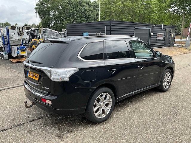 2014 mitsubishi outlander 2.0 phev instyle+ personenauto 6-tht-94 - afbeelding 30 van  39