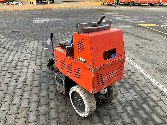 2014 national flooring equipment 5700 bol opzit accu tapijt / vloerstripper - afbeelding 10 van  15