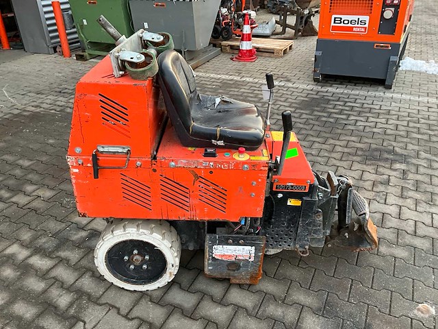 2014 national flooring equipment 5700 bol opzit accu tapijt / vloerstripper - afbeelding 12 van  15