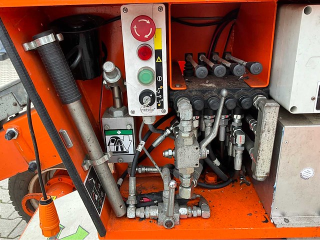 2014 niftylift nifty hr12ne hoogwerker - afbeelding 18 van  33