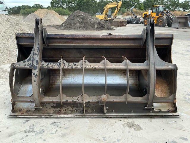2014 oilquick shovel hoogkipbak met hydraulische klem - afbeelding 2 van  6