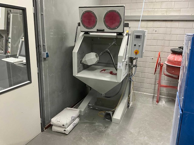 2014 oti oberflachtechnik ig-s 92 gritstraalmachine - afbeelding 1 van  9