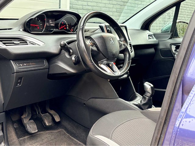 2014 peugeot 208 1.2 vti style personenauto - afbeelding 12 van  14