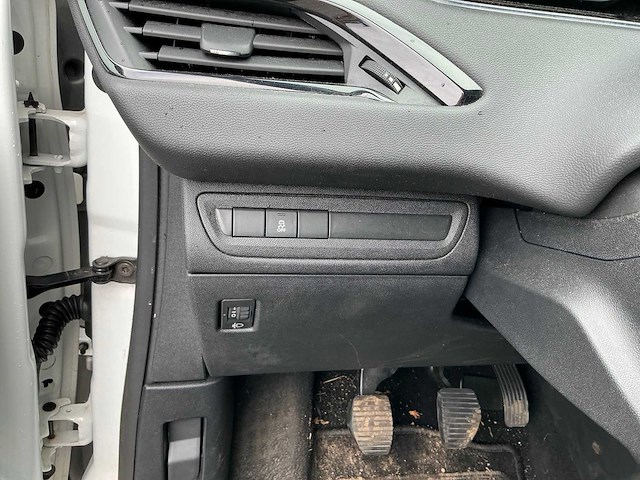 2014 peugeot 208 personenauto - afbeelding 9 van  42