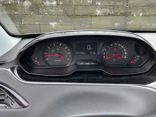 2014 peugeot 208 personenauto - afbeelding 13 van  42