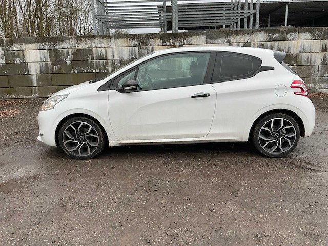 2014 peugeot 208 personenauto - afbeelding 12 van  42