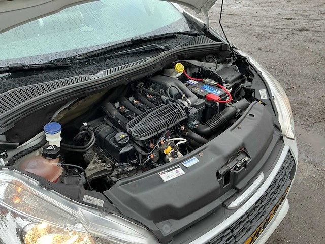 2014 peugeot 208 personenauto - afbeelding 35 van  42