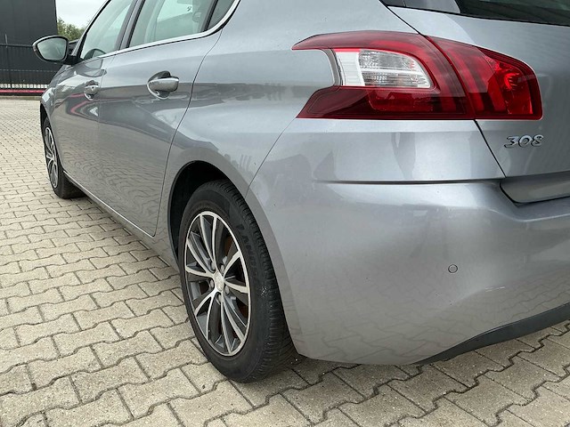 2014 peugeot 308 1.2 puretech allure personenauto - afbeelding 32 van  33