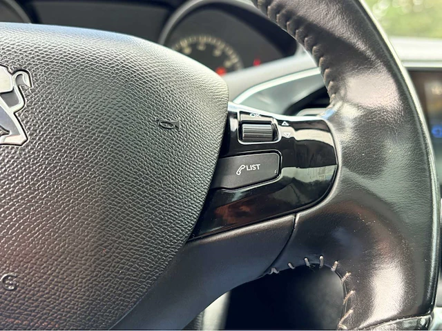 2014 peugeot 308 sw 1.2 e-thp première personenauto - afbeelding 8 van  18