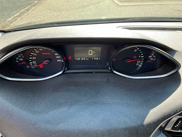 2014 peugeot 308 sw 1.6 bluehdi personenauto 4-zdb-59 - afbeelding 13 van  39