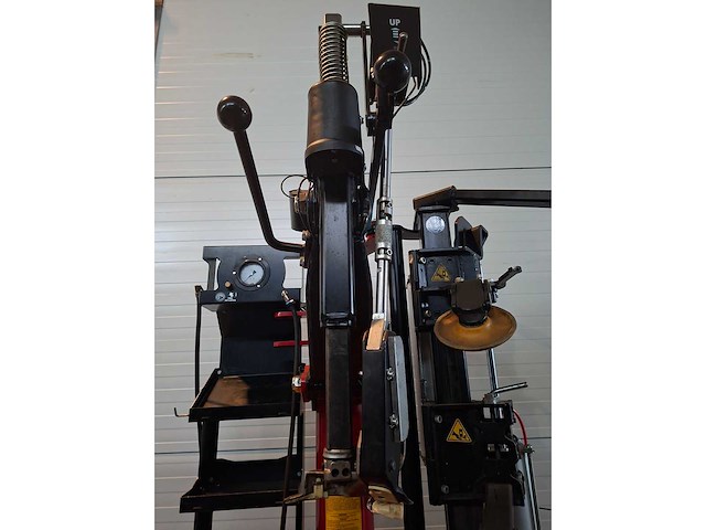 2014 rema tiptop promaxx force 1130 banden de-en montageapparaat - afbeelding 8 van  15