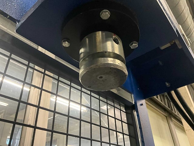 2014 rhtc profi press 15t garagepers - afbeelding 6 van  9